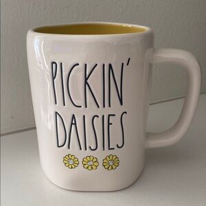 Rae Dunn Pickin' Daisies Mug - White and Yellow